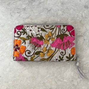 Vera Bradley Wallet/Wristlet
